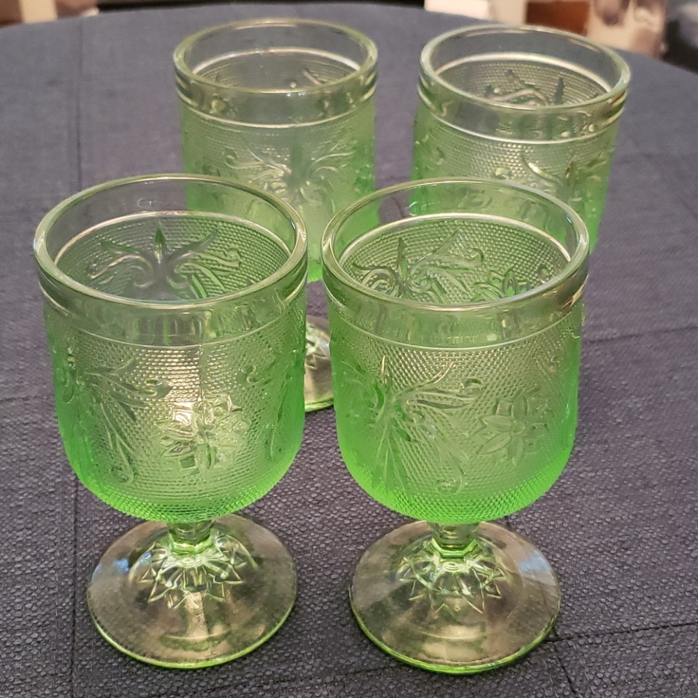 Vintage Tiara glasses.